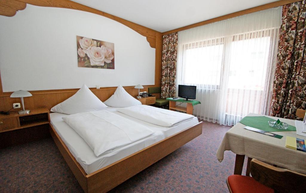 Hotel Alpenblick Schruns Стая снимка