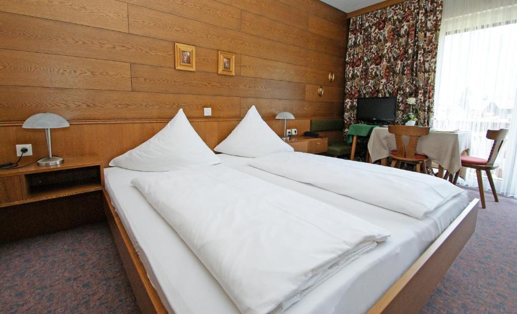 Hotel Alpenblick Schruns Стая снимка